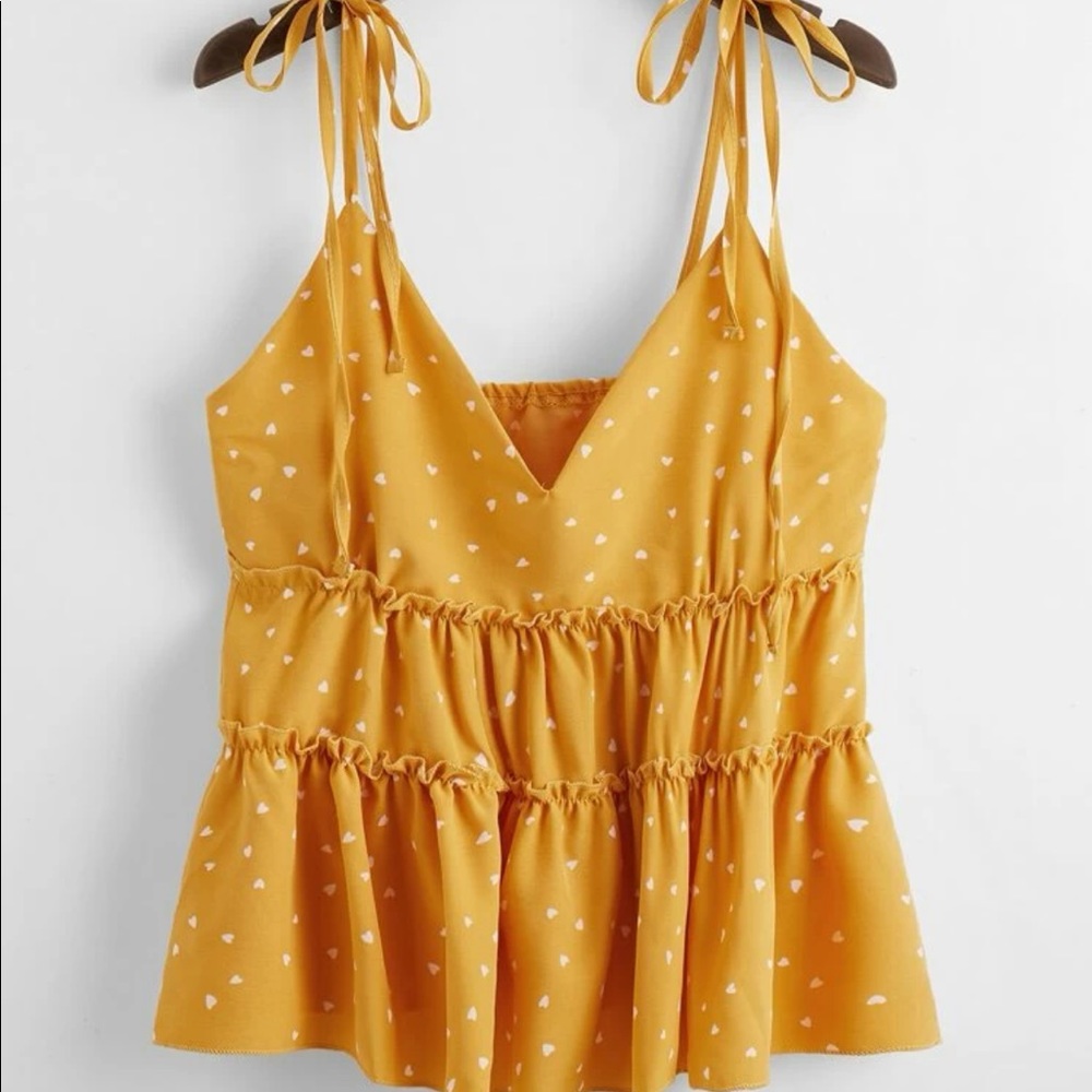 🏷🚨ALL ITEMS $6 or less BUY 2 get 1 FREE! 🚨🏷 Yellow Heart Tank